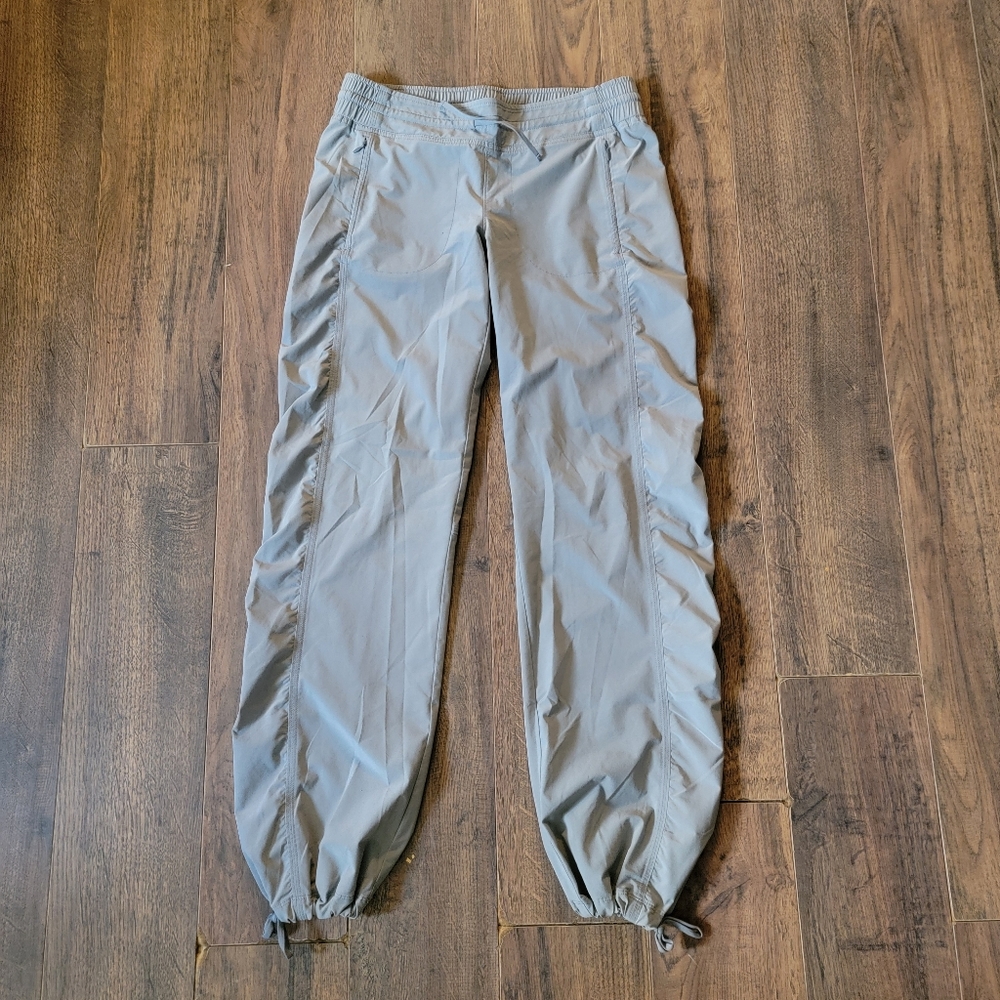 Athleta LA Viva Light Gray Joggers